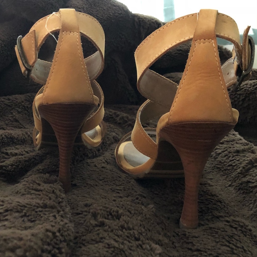 Shoes - Picture 4 of 4